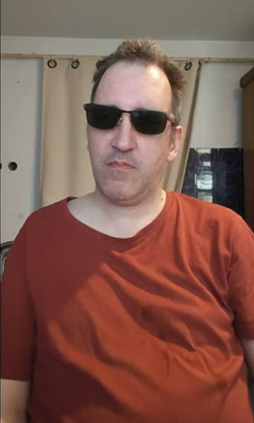Fájl:Osszeroskadva.png