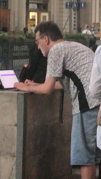 Fájl:Gyanutlan.png